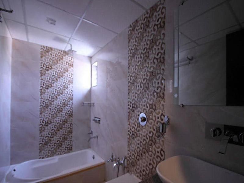 Hotel Ashray Inn Ахмедабад Екстериор снимка