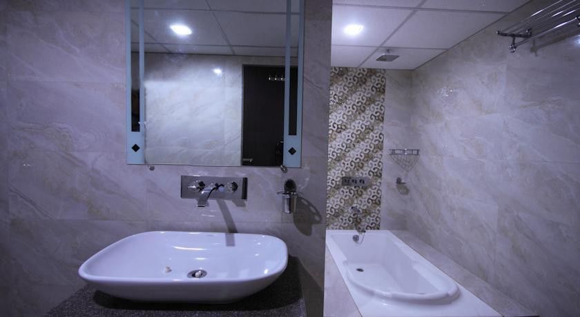Hotel Ashray Inn Ахмедабад Екстериор снимка